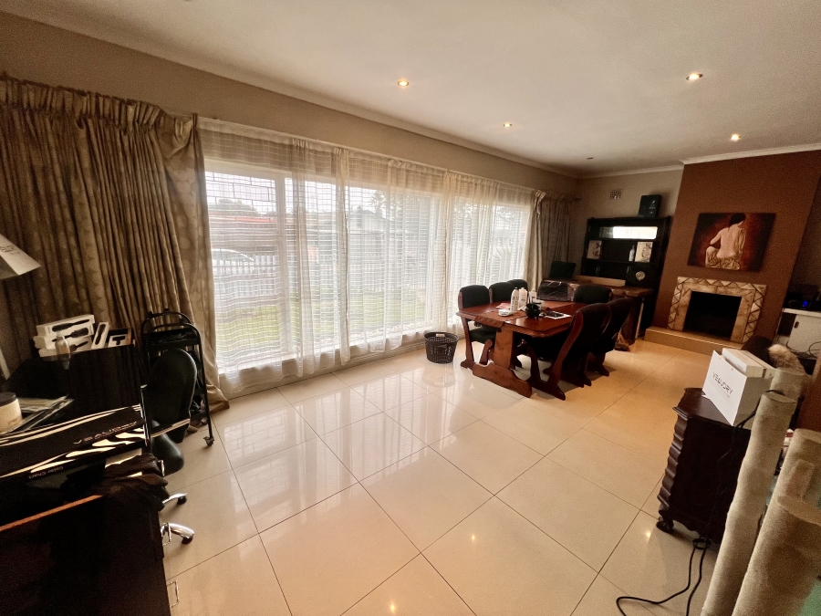 4 Bedroom Property for Sale in Townsend Estate Western Cape